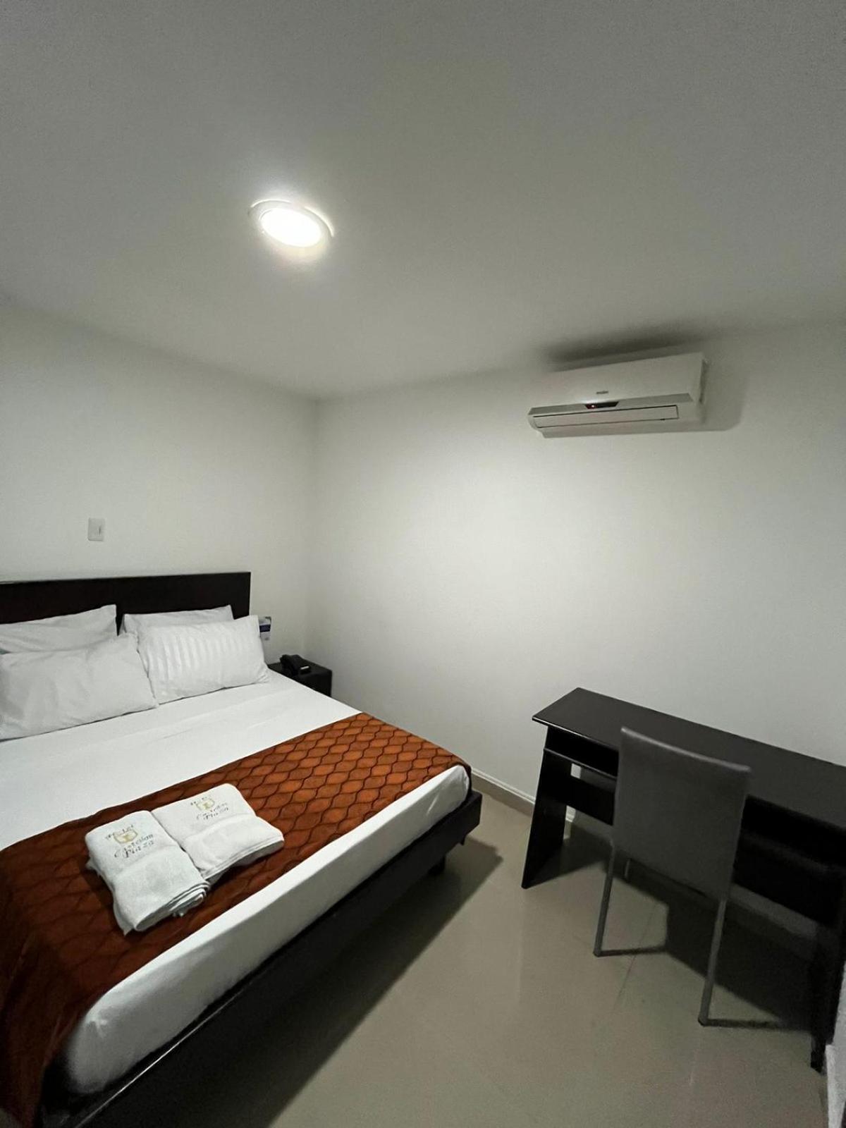 Hotel Castellon Plaza Pereira Exterior photo